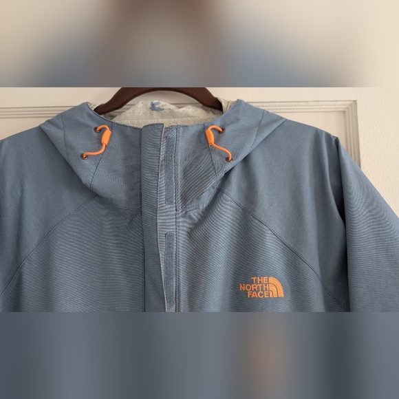 The North Face Women's Alta Vista Rain Jacket - Picture 2 of 5